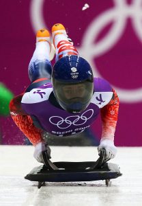 Lizzy-Yarnold-start-sochi-race1